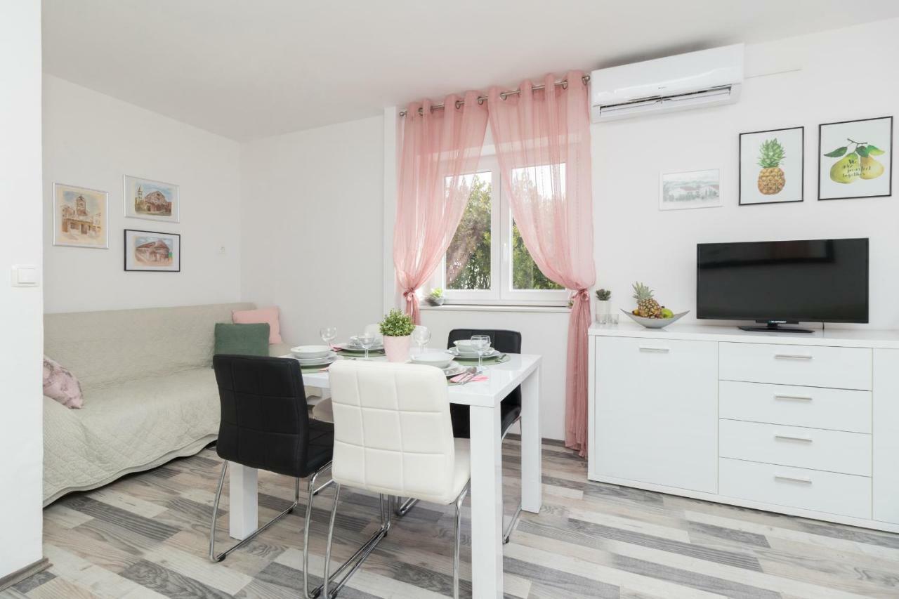 Apartman Roko Petrcane Exterior photo