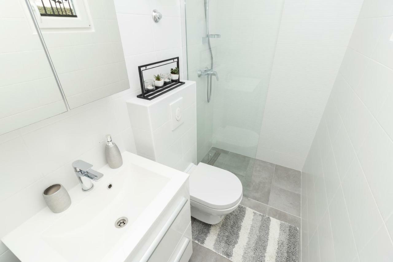 Apartman Roko Petrcane Exterior photo